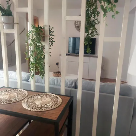 Apartment Agradable Casa Con Terraza